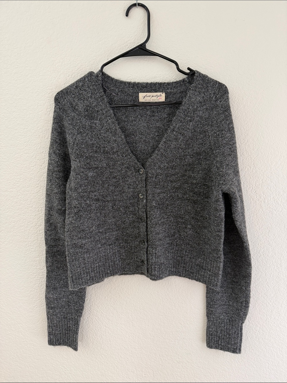 Free People School Girl Crop Cardigan Charcoal Gray Size Medium NWOT - Picture 3 of 8